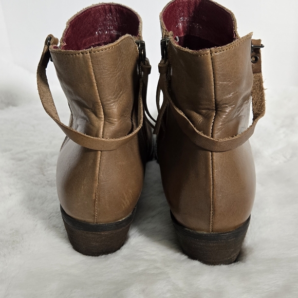 Umberto Raffini Brown Ankle Boots - EUC size EU 40 / US 9 - 9.5 - Picture 3 of 8